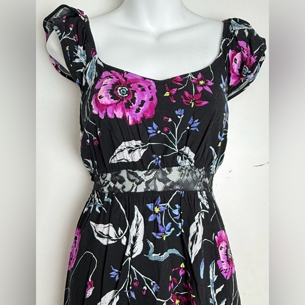 Express floral lace midi dress - Picture 2 of 8